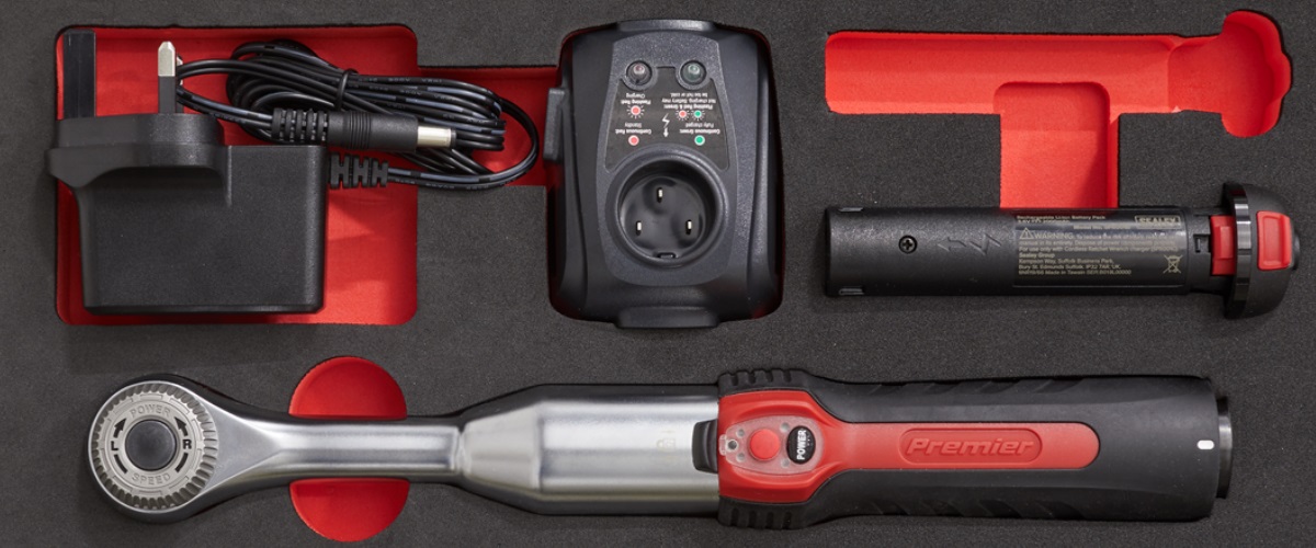 difference between a power ratchet and an impact wrench